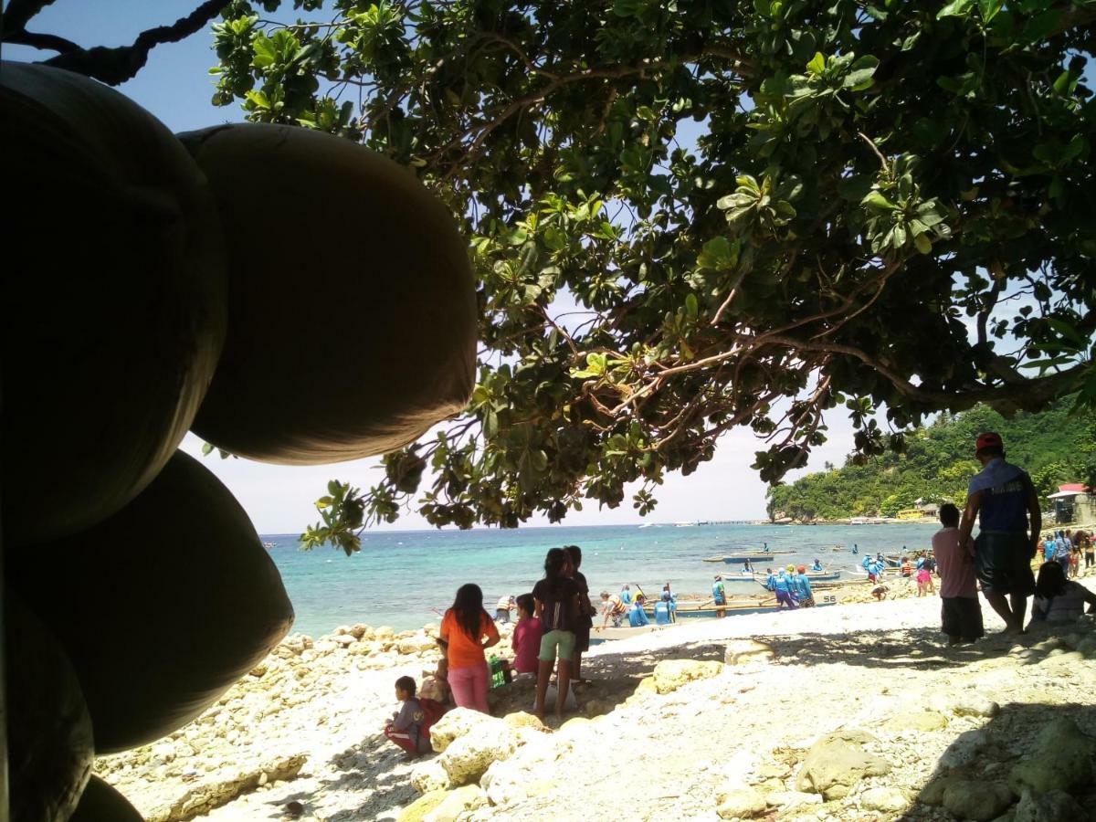 Mother Teresa Rooms And Restaurant Oslob Bagian luar foto