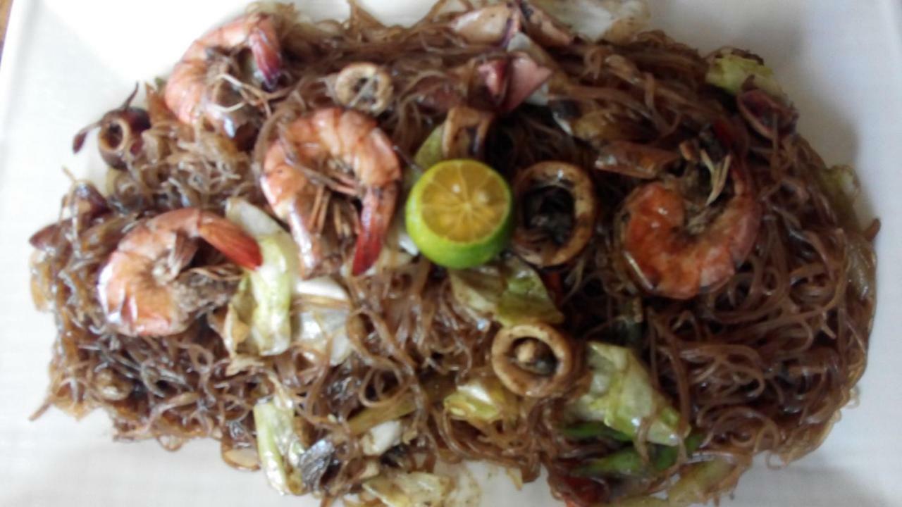 Mother Teresa Rooms And Restaurant Oslob Bagian luar foto