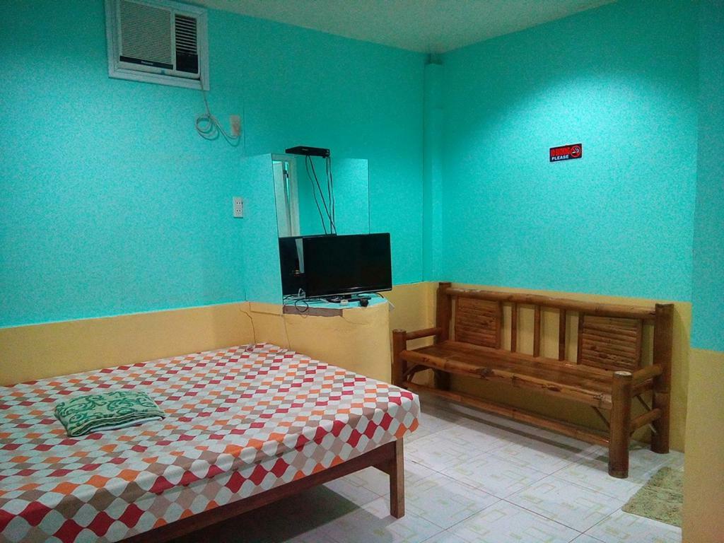 Mother Teresa Rooms And Restaurant Oslob Bagian luar foto