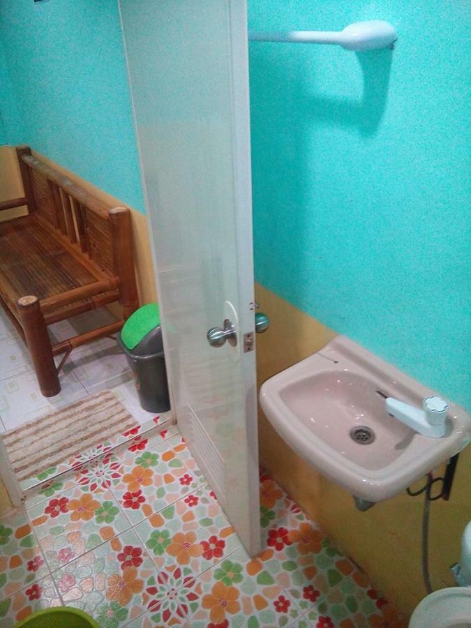 Mother Teresa Rooms And Restaurant Oslob Bagian luar foto
