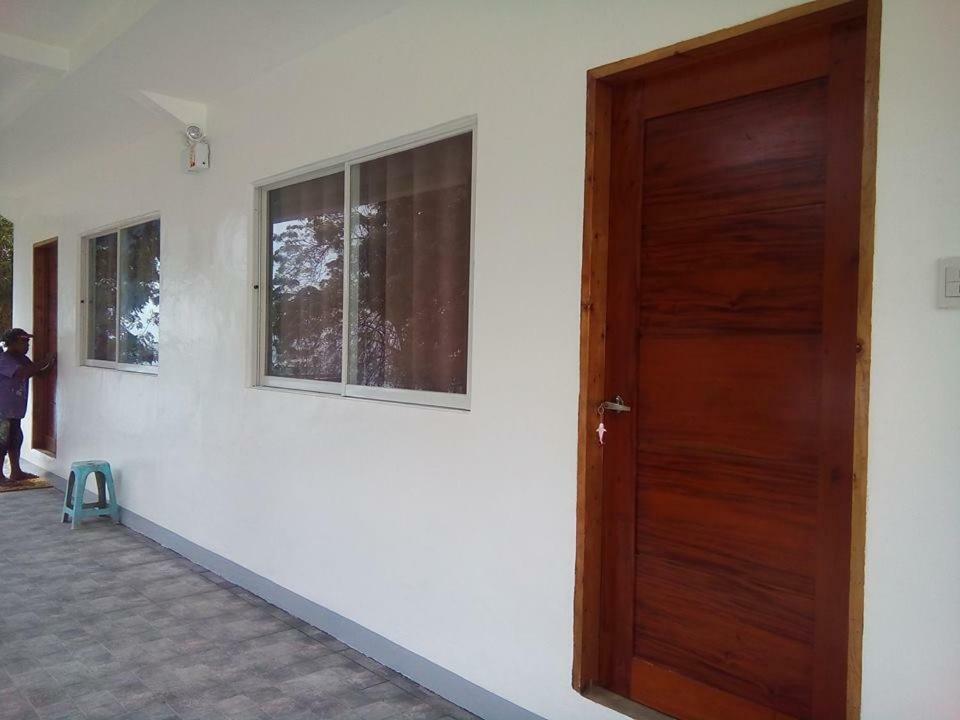 Mother Teresa Rooms And Restaurant Oslob Bagian luar foto