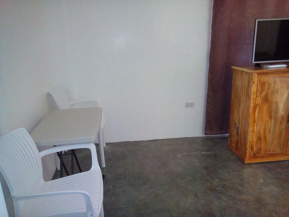 Mother Teresa Rooms And Restaurant Oslob Bagian luar foto